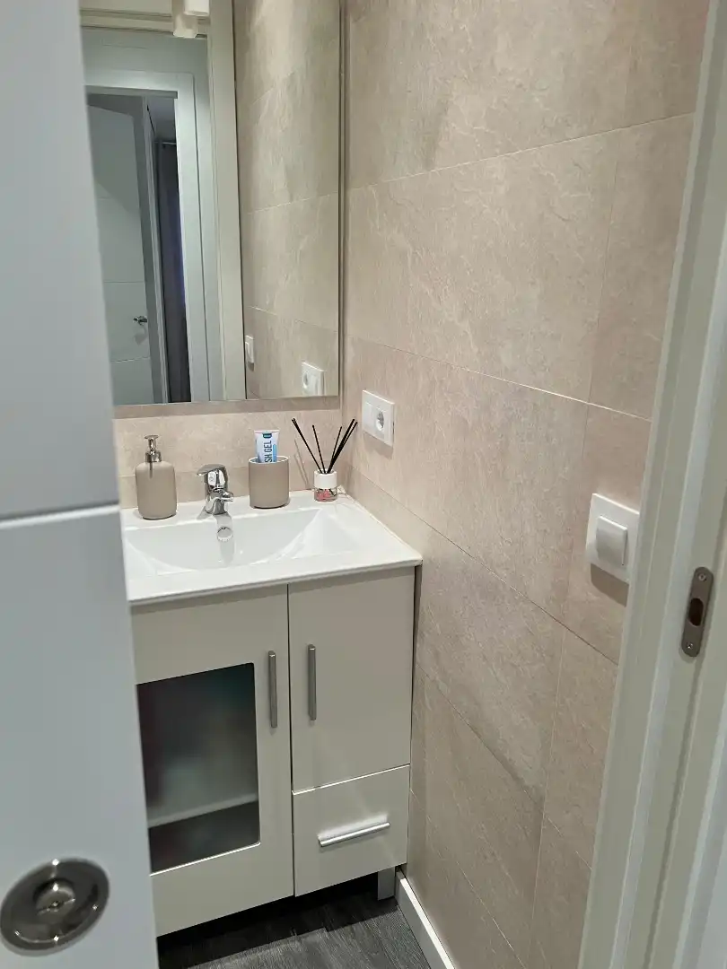 Piso en venta en Calle de Juan José Martínez Seco, 56, Los Rosales Piso en venta en Calle de Juan José Martínez Seco, 56, Los Rosales