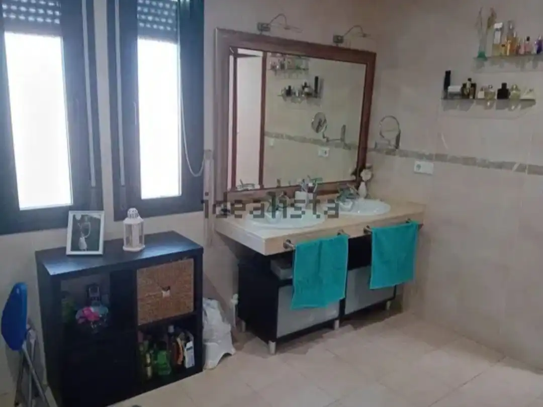 Casa o xalet en venda a Calle Torralba de Calatrava, 38, Larache Bany de Casa o xalet en venda en Ciudad Real amb Calefacció, Jardí privat i Parquet