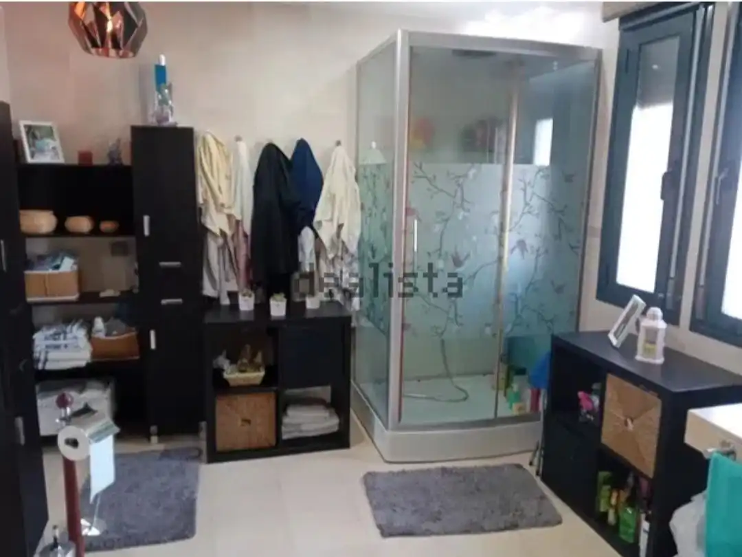 Casa o xalet en venda a Calle Torralba de Calatrava, 38, Larache Bany de Casa o xalet en venda en Ciudad Real amb Calefacció, Jardí privat i Parquet