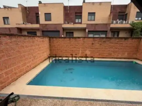 Casa o xalet en venda a Calle Torralba de Calatrava, 38, Larache Piscina de Casa o xalet en venda en Ciudad Real amb Calefacció, Jardí privat i Parquet