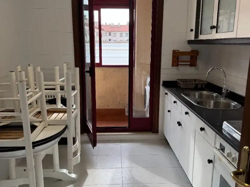 Piso en venta en Rúa de San Lázaro, 93, San Lázaro - Meixonfrío Cocina de Piso en venta en Santiago de Compostela con Calefacción, Amueblado y Parking comunitario