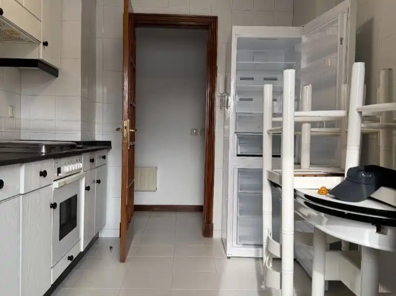 Piso en venta en Rúa de San Lázaro, 93, San Lázaro - Meixonfrío Cocina de Piso en venta en Santiago de Compostela con Calefacción, Amueblado y Parking comunitario