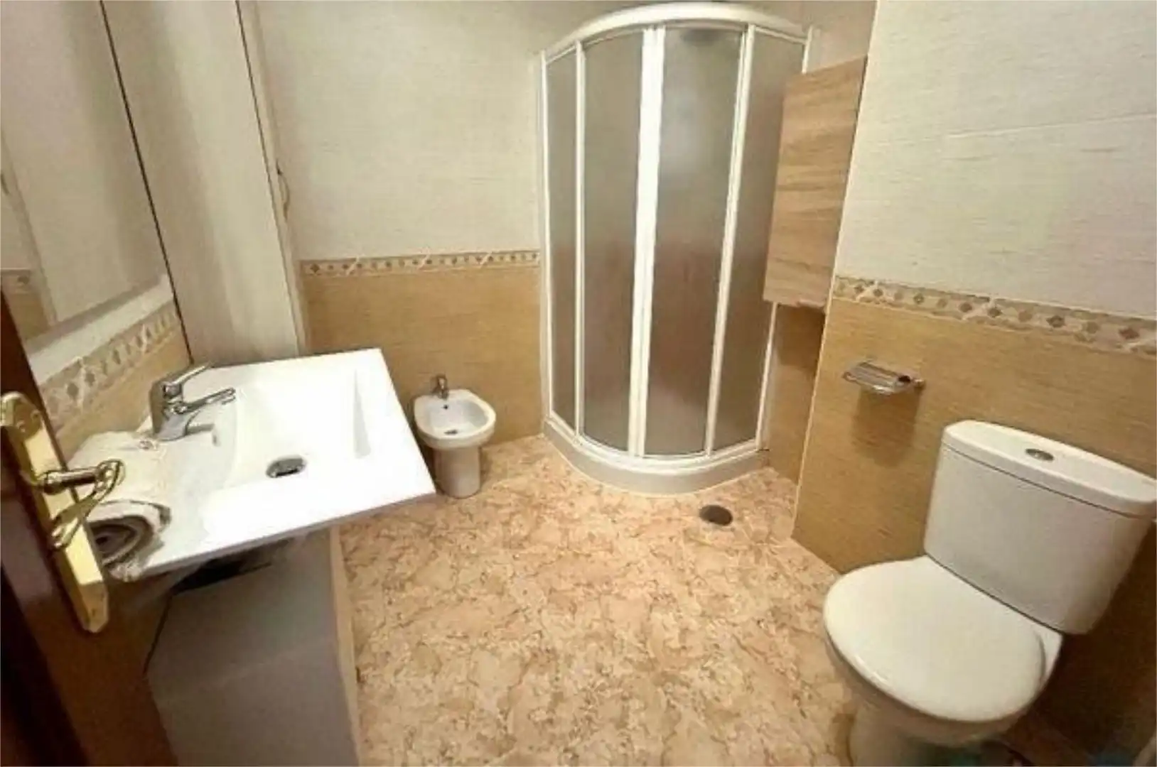 Flat for rent in Baeza Bathroom of Flat for rent in Baeza with Heating, Furnished and Pets allowed