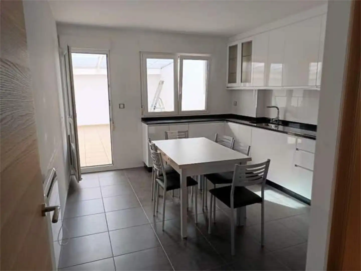 Flat for rent in Santa Comba Kitchen of Flat for rent in Santa Comba with Heating, Terrace and Storage room