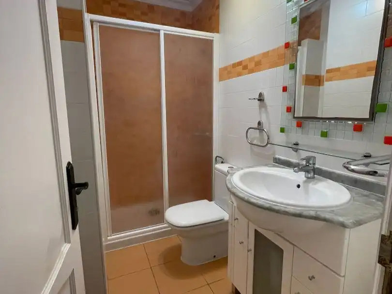 Flat for rent in Calle Ingeniero Salinas, 51, Alcaravaneras Bathroom of Flat for rent in Las Palmas de Gran Canaria with Terrace and Furnished