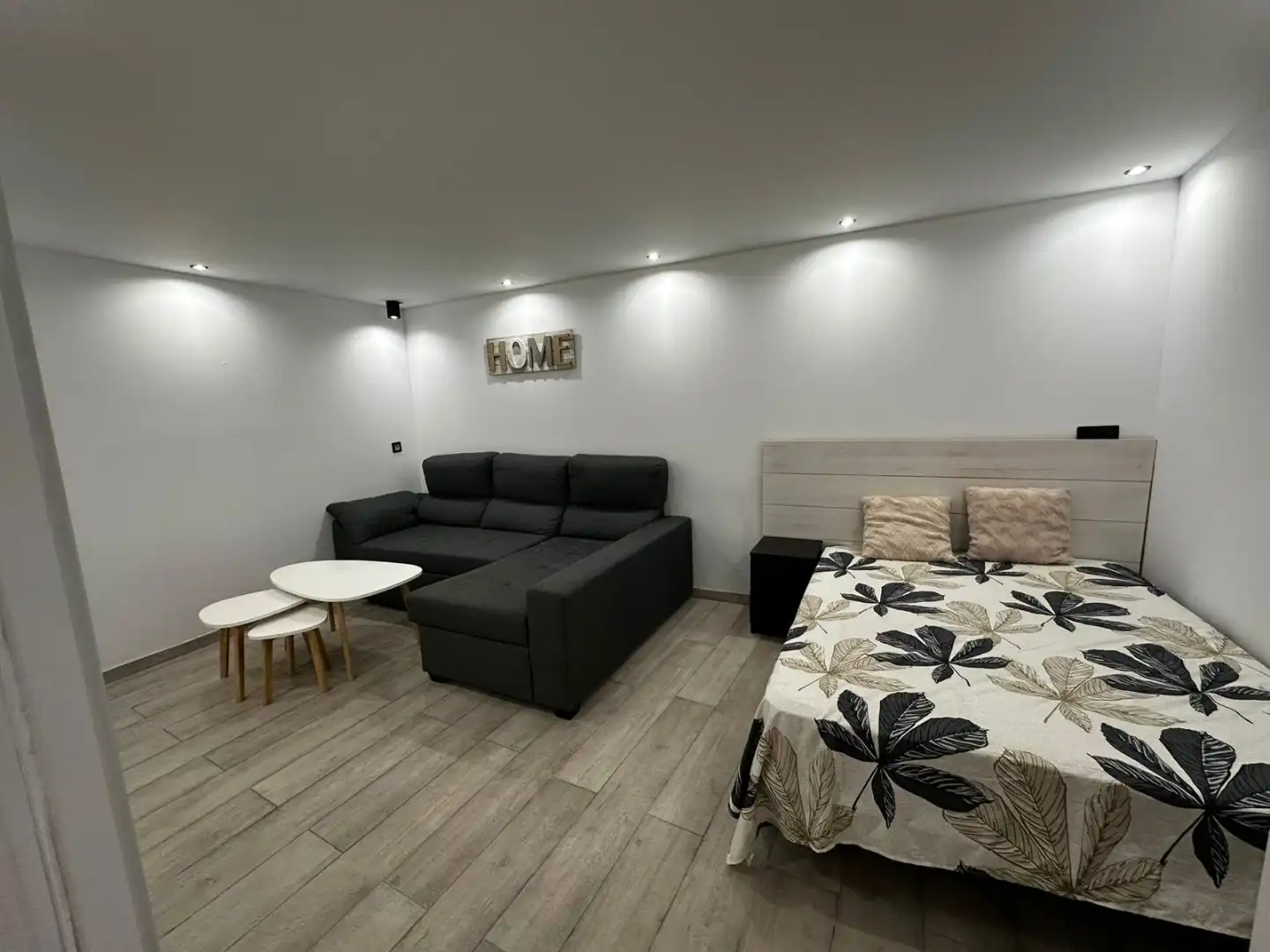 Estudio de alquiler en Plaza Cuatro Esquinas, 1, Villastar Sala de estar de Estudio de alquiler en Villastar con Parquet y Amueblado