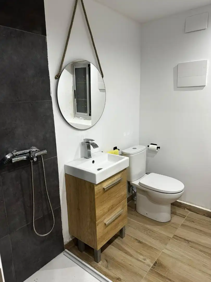Estudio de alquiler en Plaza Cuatro Esquinas, 1, Villastar Baño de Estudio de alquiler en Villastar con Parquet y Amueblado