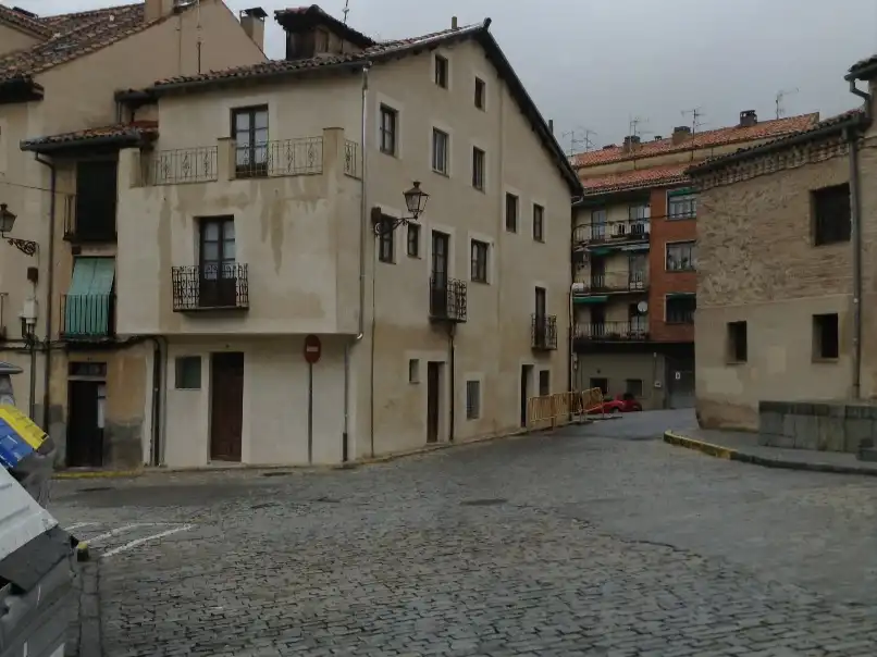 Vista exterior de Piso de alquiler en Segovia con Aire acondicionado, Calefacción y Parquet