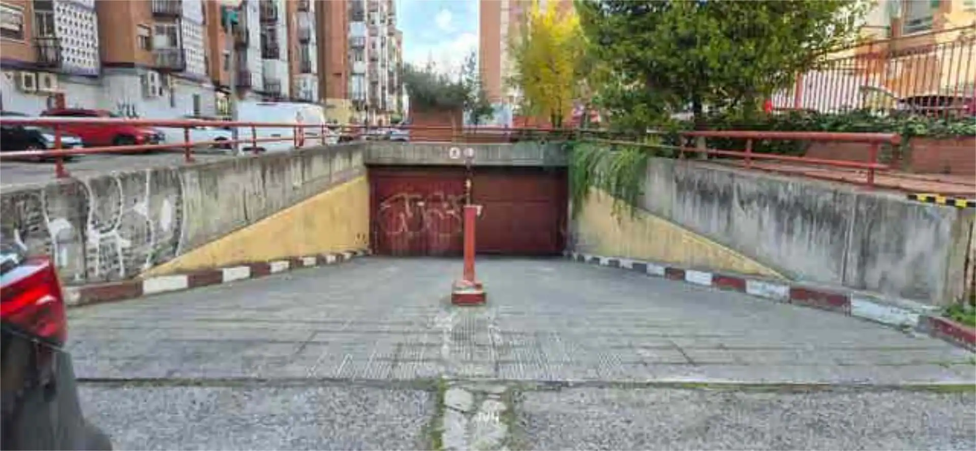 Exterior view of Garage for rent in Madrid