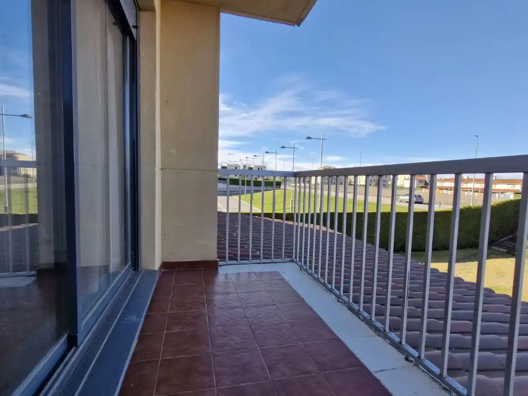 Wohnung zur Miete in Avenida La Rioja, 5, Cirueña