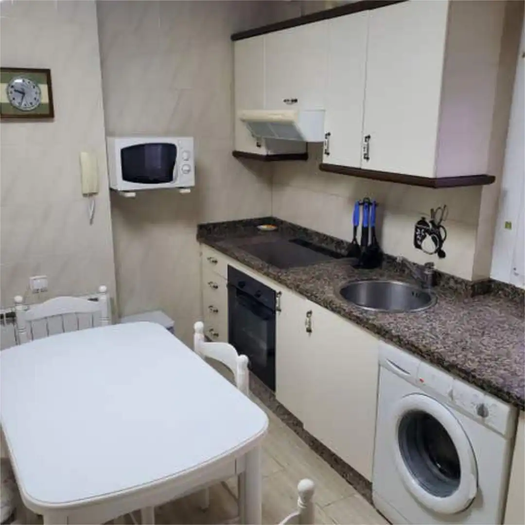 Flat for rent in Cimadevilla Kitchen of Flat for rent in Gijón with Heating and Furnished