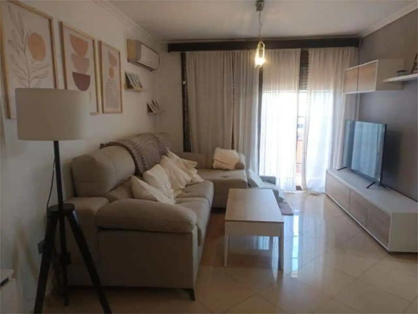 Piso de alquiler en Villegas Sala de estar de Piso de alquiler en Sevilla con Amueblado