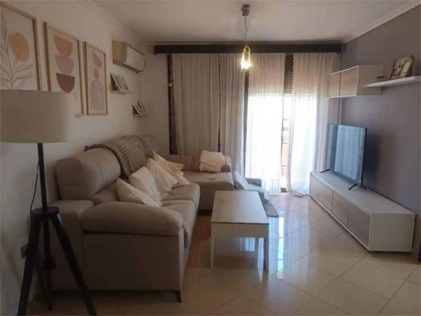 Piso de alquiler en Villegas Sala de estar de Piso de alquiler en Sevilla con Amueblado