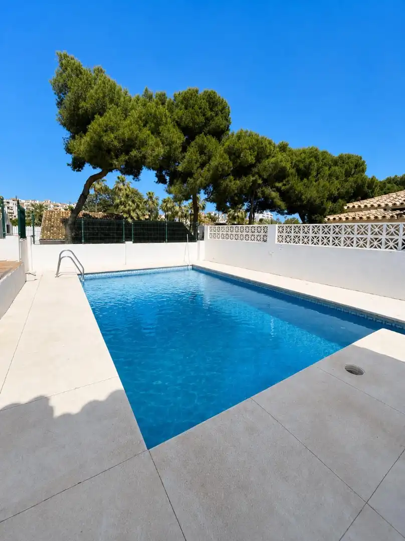 Houses for sale in Calle los Jazmines, 150, Nueva Andalucía centro Swimming pool of Houses for sale in Marbella with Air Conditioner, Heating and Private garden