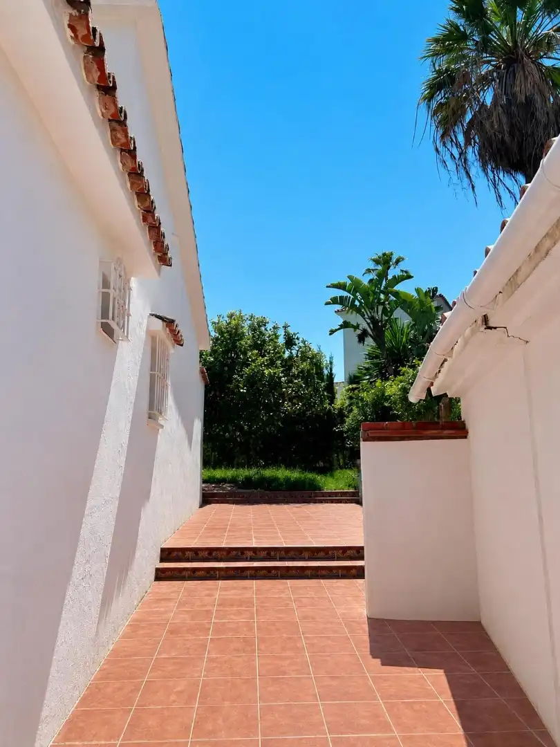 Houses for sale in Calle los Jazmines, 150, Nueva Andalucía centro Garden of Houses for sale in Marbella with Air Conditioner, Heating and Private garden