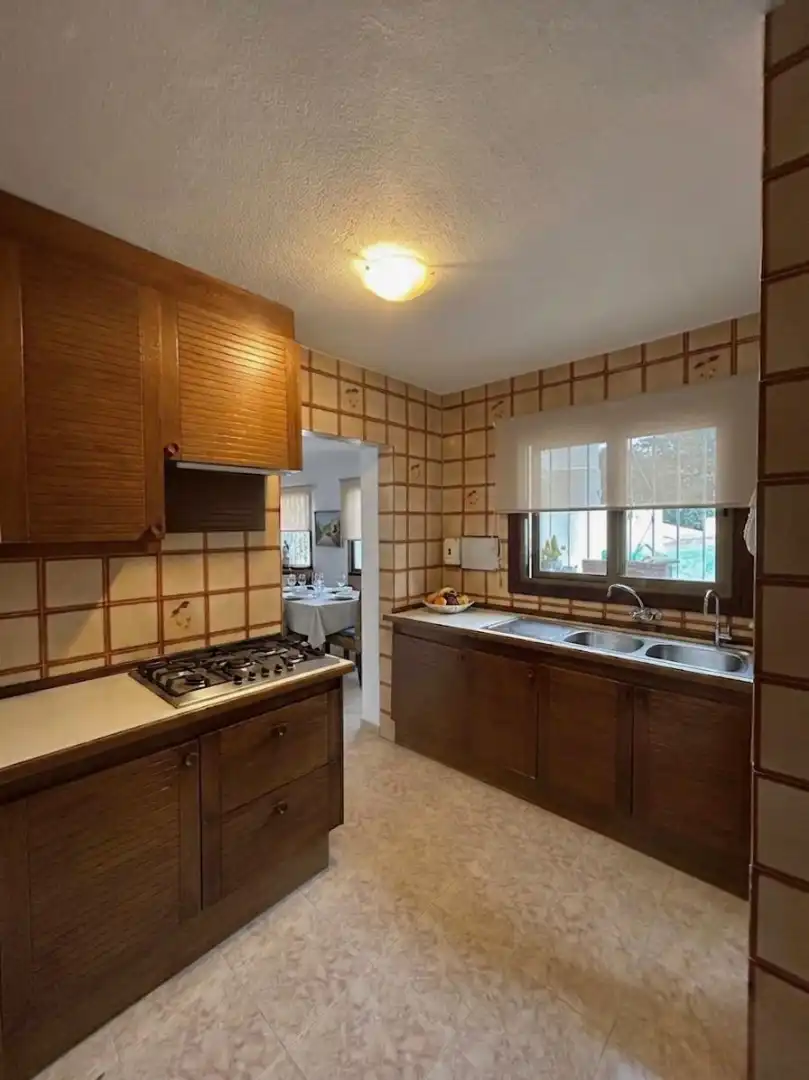 Houses for sale in Calle los Jazmines, 150, Nueva Andalucía centro Kitchen of Houses for sale in Marbella with Air Conditioner, Heating and Private garden