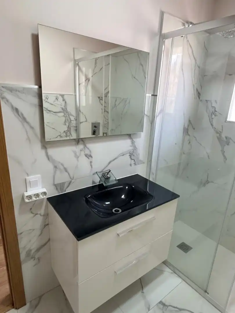 Houses for sale in Calle los Jazmines, 150, Nueva Andalucía centro Bathroom of Houses for sale in Marbella with Air Conditioner, Heating and Private garden