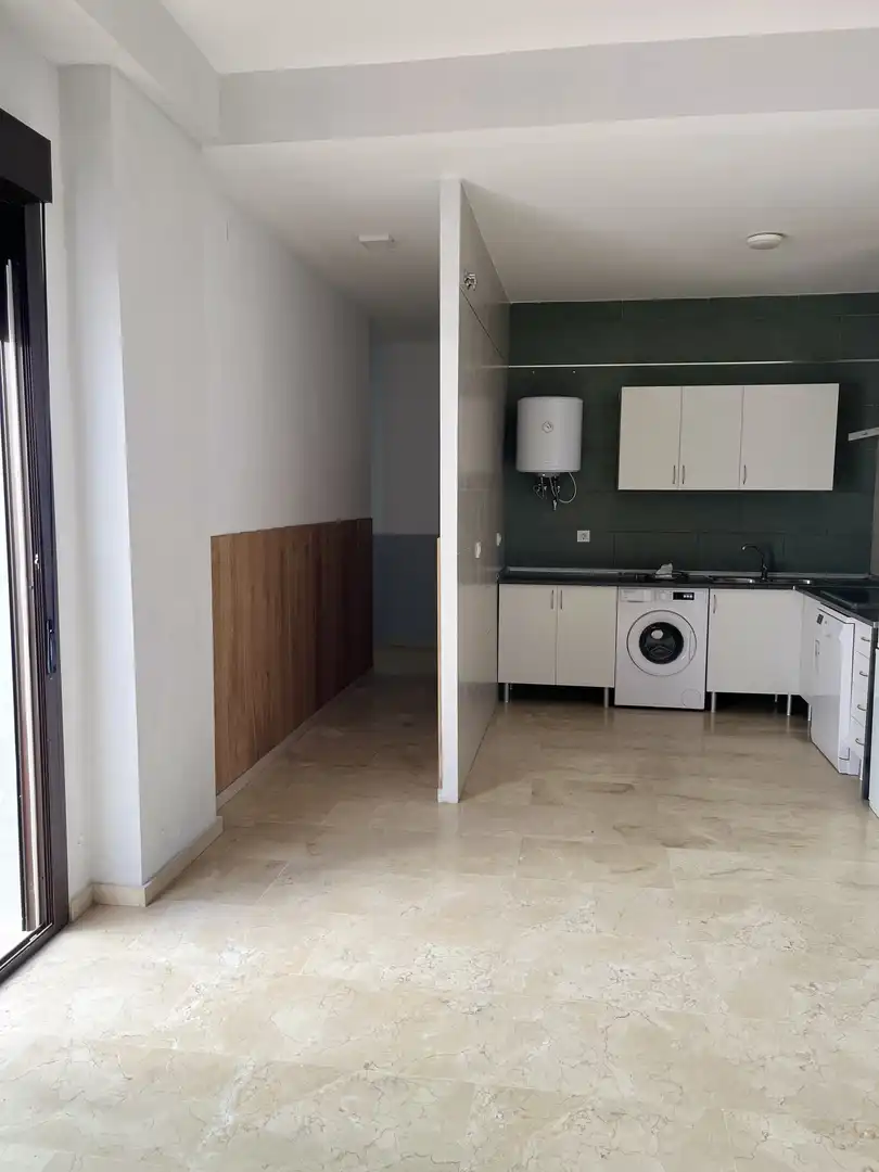 Piso de alquiler en Calle Mesones, 54, Alcalá del Río Cocina de Piso de alquiler en Alcalá del Río con Aire acondicionado, Calefacción y Trastero