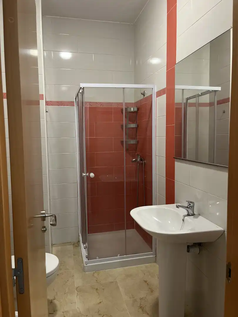 Piso de alquiler en Calle Mesones, 54, Alcalá del Río Baño de Piso de alquiler en Alcalá del Río con Aire acondicionado, Calefacción y Trastero