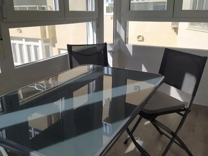 Piso de alquiler en Paseo Marítimo, 3, Paseo Marítimo - San José - La Laguna Comedor de Piso de alquiler en Cádiz con Terraza y Amueblado