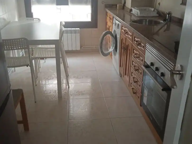 Flat for rent in Calle San Mateo, 26, San Lázaro - Otero - Villafría Kitchen of Flat for rent in Oviedo