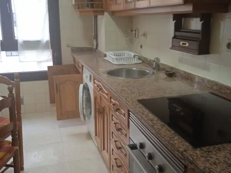 Flat for rent in Calle San Mateo, 26, San Lázaro - Otero - Villafría Kitchen of Flat for rent in Oviedo