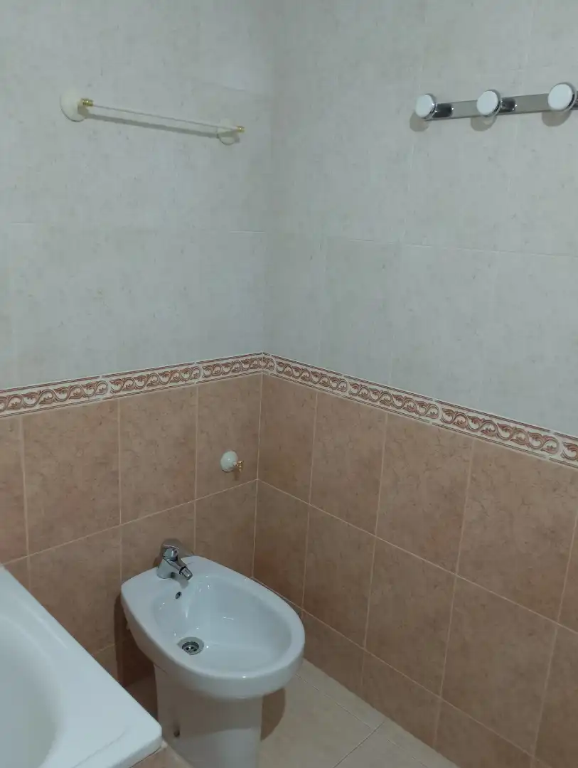 Casa adosada en venta en Calle Juego de Bolos, 16, Fresneda de la Sierra Baño de Casa adosada en venta en Fresneda de la Sierra con Calefacción, Parquet y Trastero