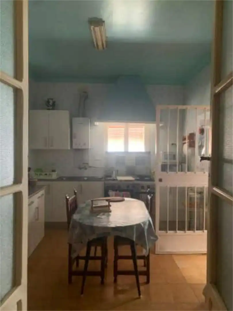 Casa o xalet en venda a La Puebla de Cazalla Cuina de Casa o xalet en venda en La Puebla de Cazalla