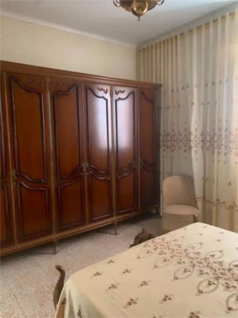 Casa o xalet en venda a La Puebla de Cazalla Dormitori de Casa o xalet en venda en La Puebla de Cazalla