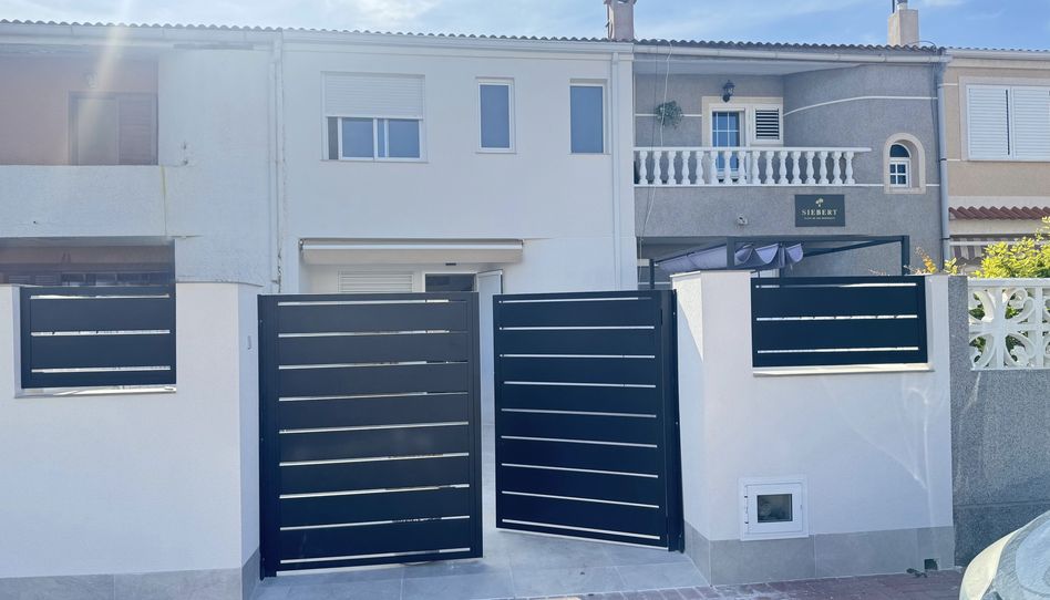 Casa adosada de lloguer a Calle Urbano Arregui, 78, Playa de los Náufragos, Torrevieja - imatge 1 Foto 1 de Casa adosada de lloguer a Calle Urbano Arregui, 78, Playa de los Náufragos, Torrevieja
