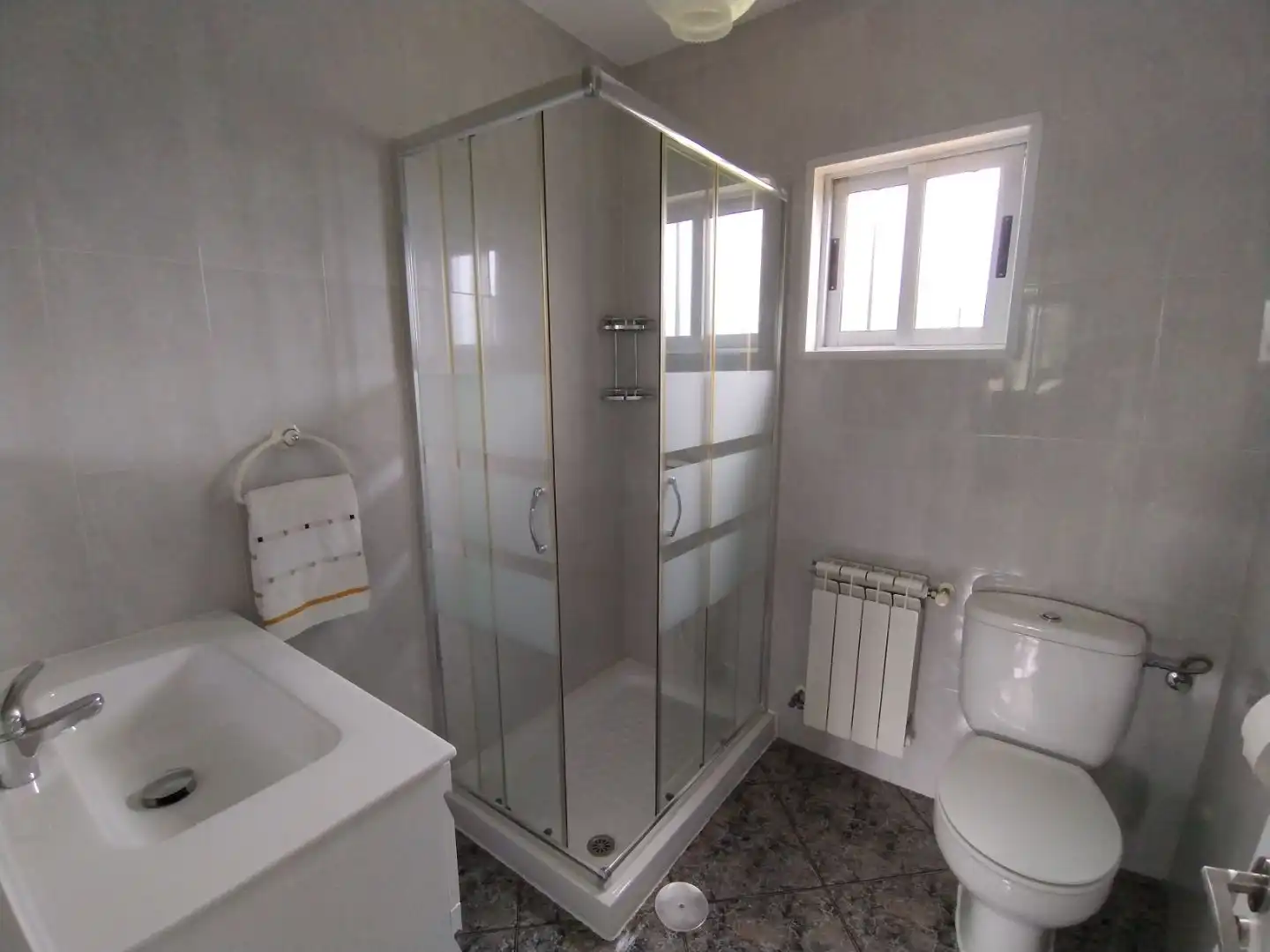 Piso en venta en la Caleya, 5, Castropol Baño de Piso en venta en Castropol con Calefacción, Jardín privado y Terraza