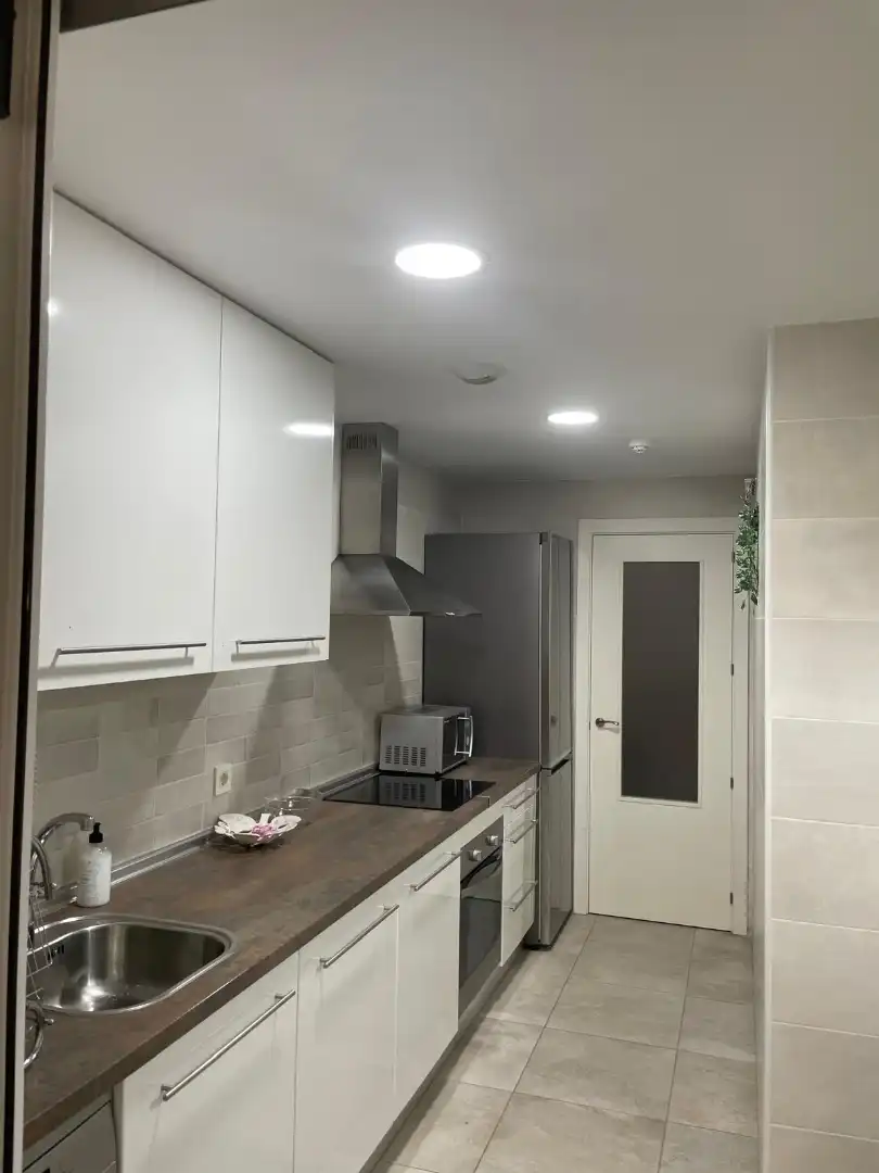 Wohnung zur Miete in Calle Gabriela Mistral, 2t, Rivas-Vaciamadrid Küche von Wohnung zur Miete in Rivas-Vaciamadrid mit Terrasse, Schwimmbad und Balkon