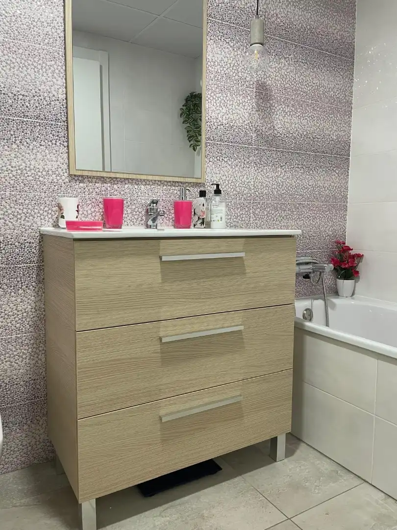 Wohnung zur Miete in Calle Gabriela Mistral, 2t, Rivas-Vaciamadrid Badezimmer von Wohnung zur Miete in Rivas-Vaciamadrid mit Terrasse, Schwimmbad und Balkon