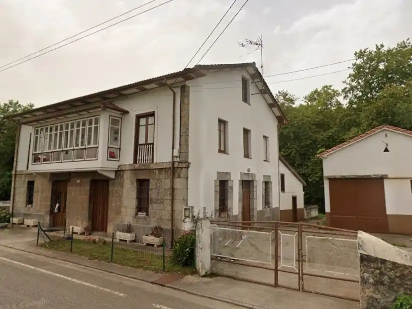 Casa o xalet en venda a Ca-161, 1, Entrambasaguas Vista exterior de Casa o xalet en venda en Entrambasaguas amb Terrassa i Balcó