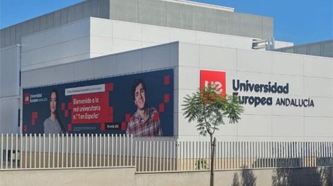 Foto 2 de Piso de alquiler en El Cónsul - Ciudad Universitaria - El Romeral, Málaga Capital