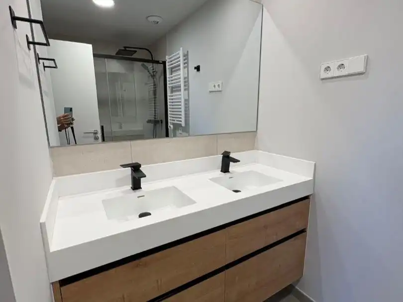 Wohnung zur Miete in Calle de Carmen Pinós, 2, Tres Cantos Badezimmer von Wohnung zur Miete in Tres Cantos mit Klimaanlage, Terrasse und Schwimmbad