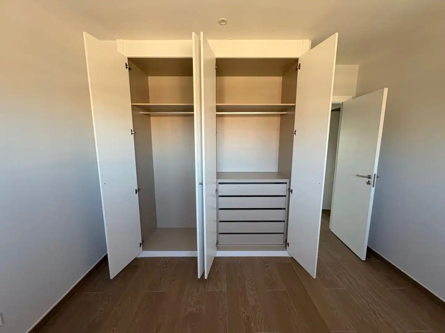 Wohnung zur Miete in Calle de Carmen Pinós, 2, Tres Cantos Schlafzimmer von Wohnung zur Miete in Tres Cantos mit Klimaanlage, Terrasse und Schwimmbad