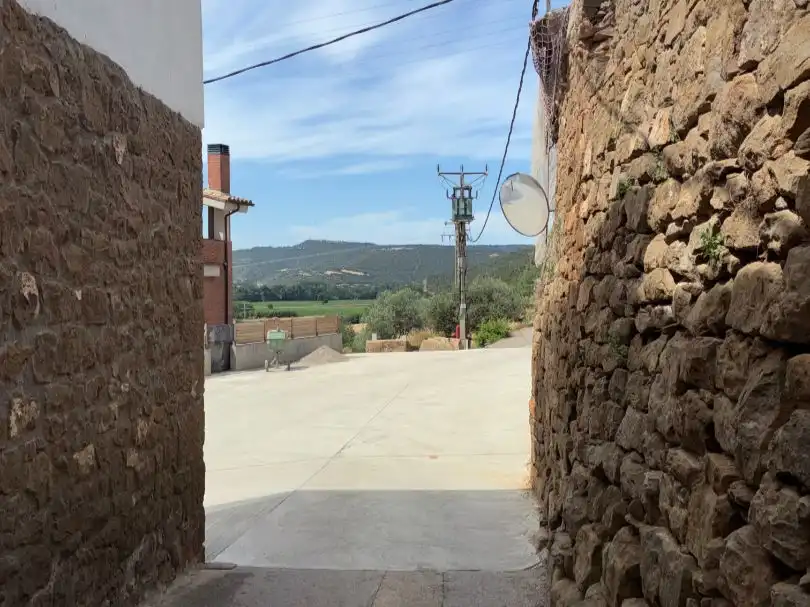 Casa adosada en venda a C-1412bz, 31, La Baronia de Rialb Vista exterior de Casa adosada en venda en La Baronia de Rialb
