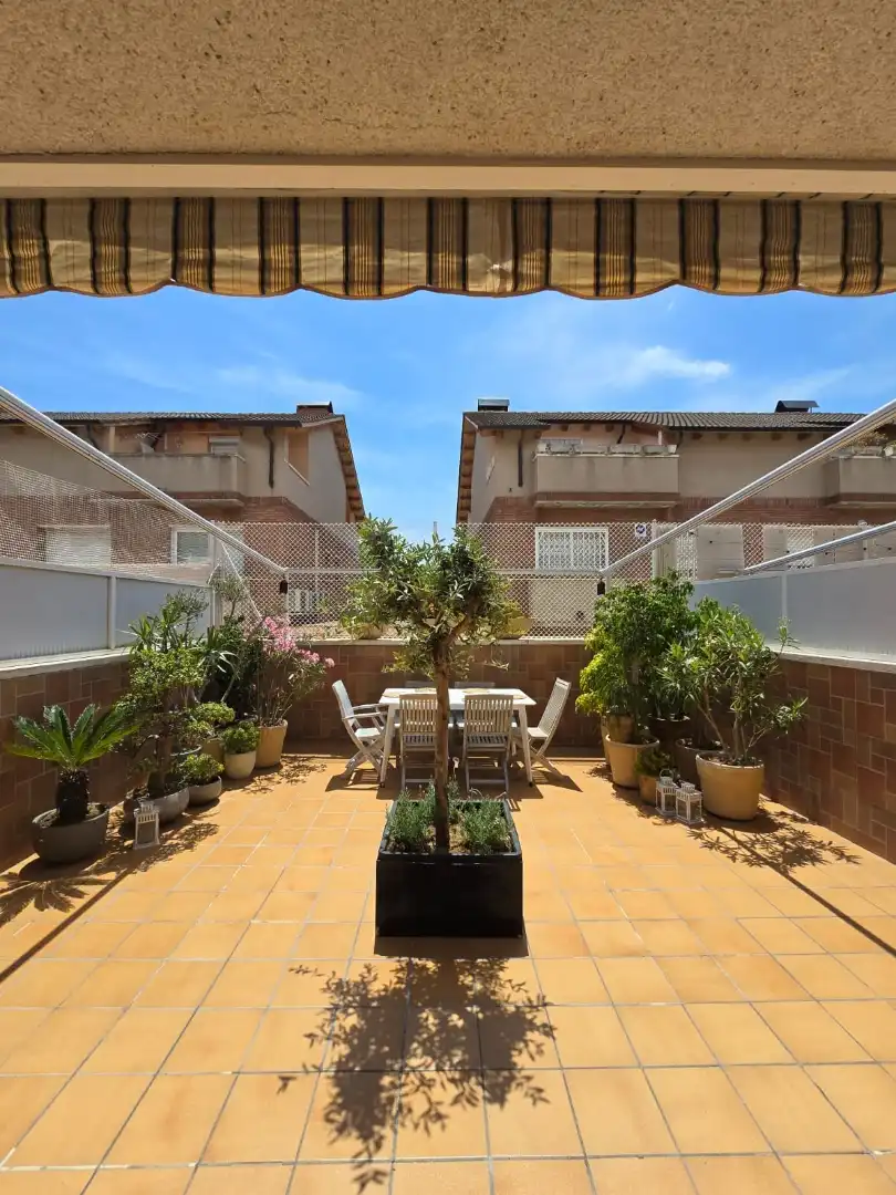 Detached homes for sale in Carrer de Prat de la Riba, 61, Torrent Ballester Terrace of Detached homes for sale in Viladecans with Terrace and Balcony