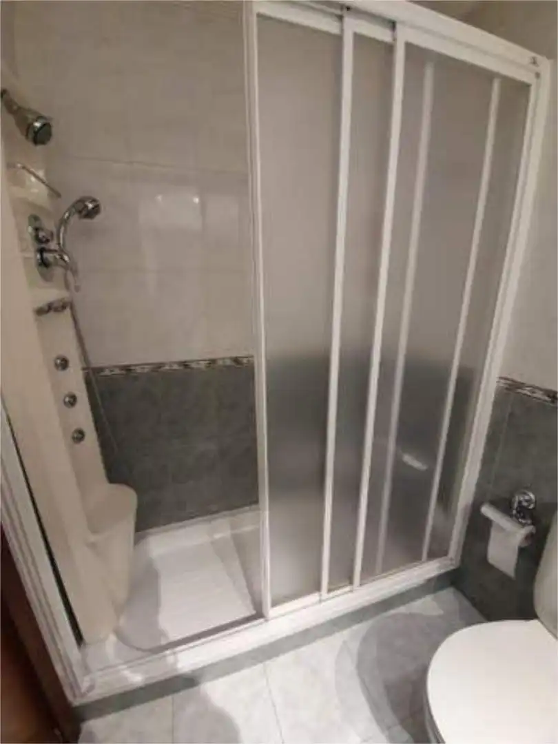 Badezimmer von Wohnung zum Verkauf in Olmedo mit Heizung, Privatgarten und Terrasse