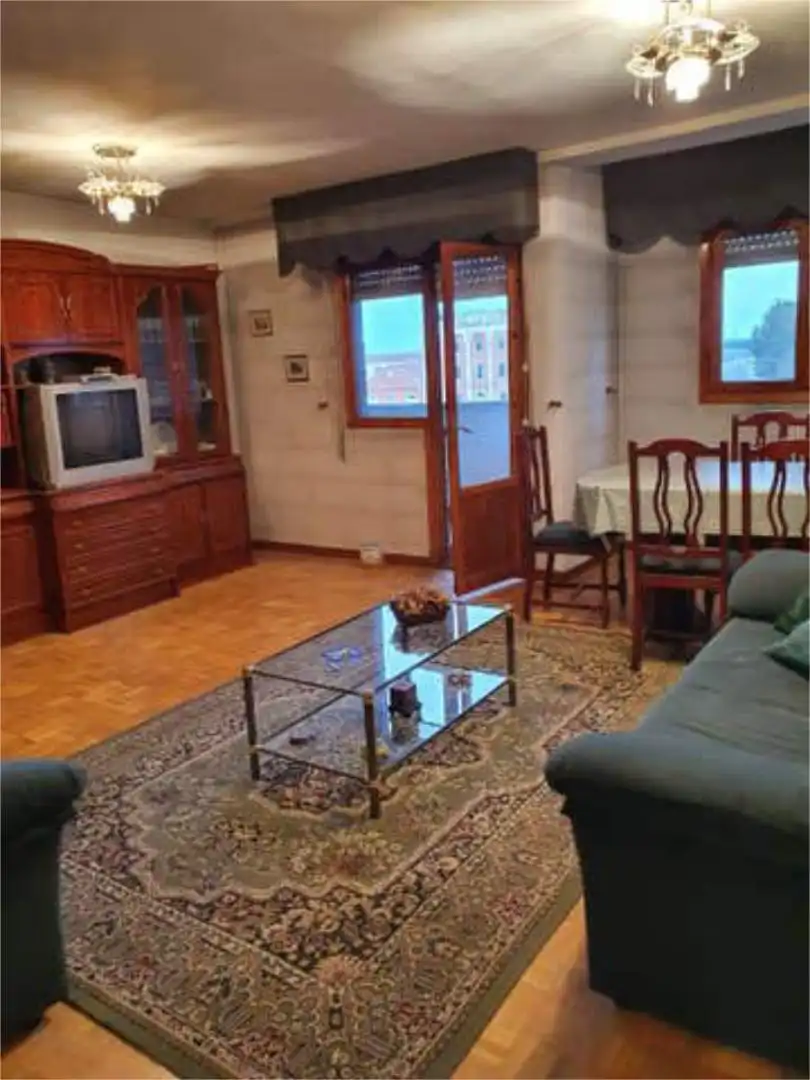 Wohnzimmer von Wohnung zum Verkauf in Olmedo mit Heizung, Privatgarten und Terrasse