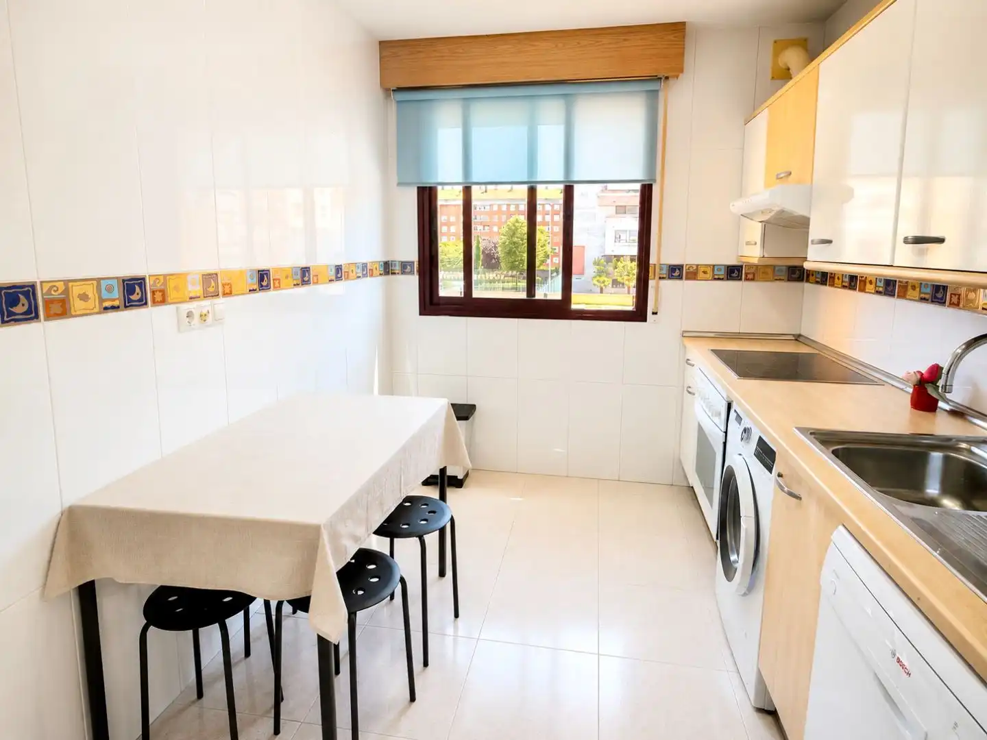 Piso de alquiler en Calle Servillas, 3, Cascajos - Piqueras Cocina de Piso de alquiler en Logroño con Calefacción, Jardín privado y Parquet