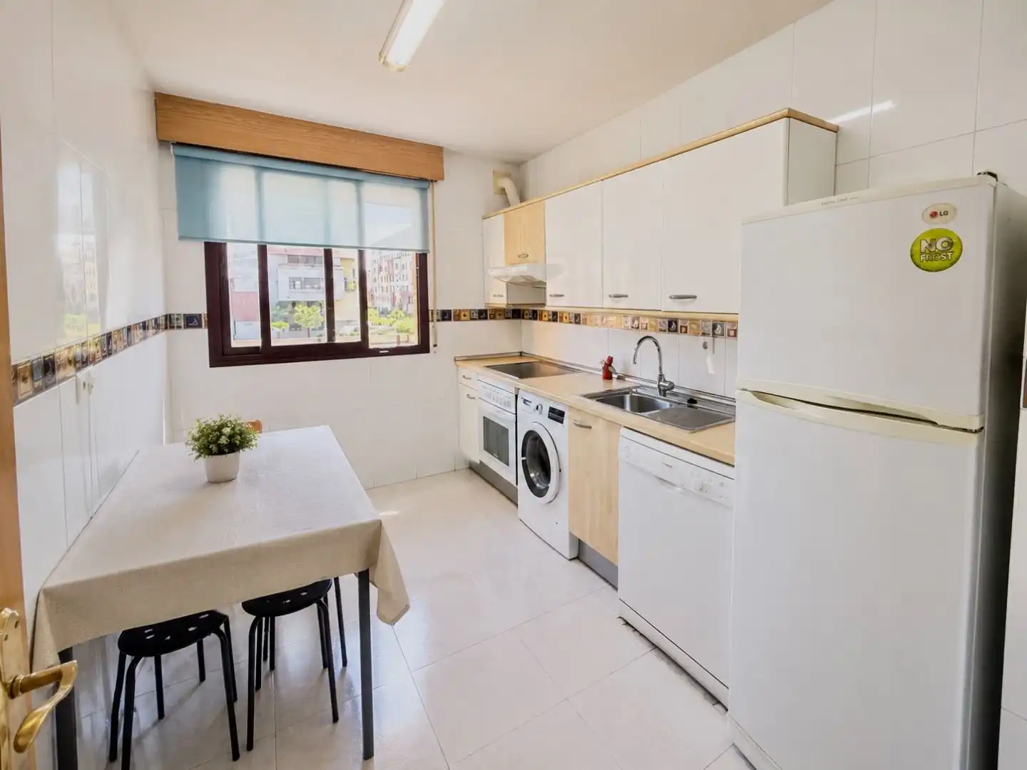 Piso de alquiler en Calle Servillas, 3, Cascajos - Piqueras Cocina de Piso de alquiler en Logroño con Calefacción, Jardín privado y Parquet