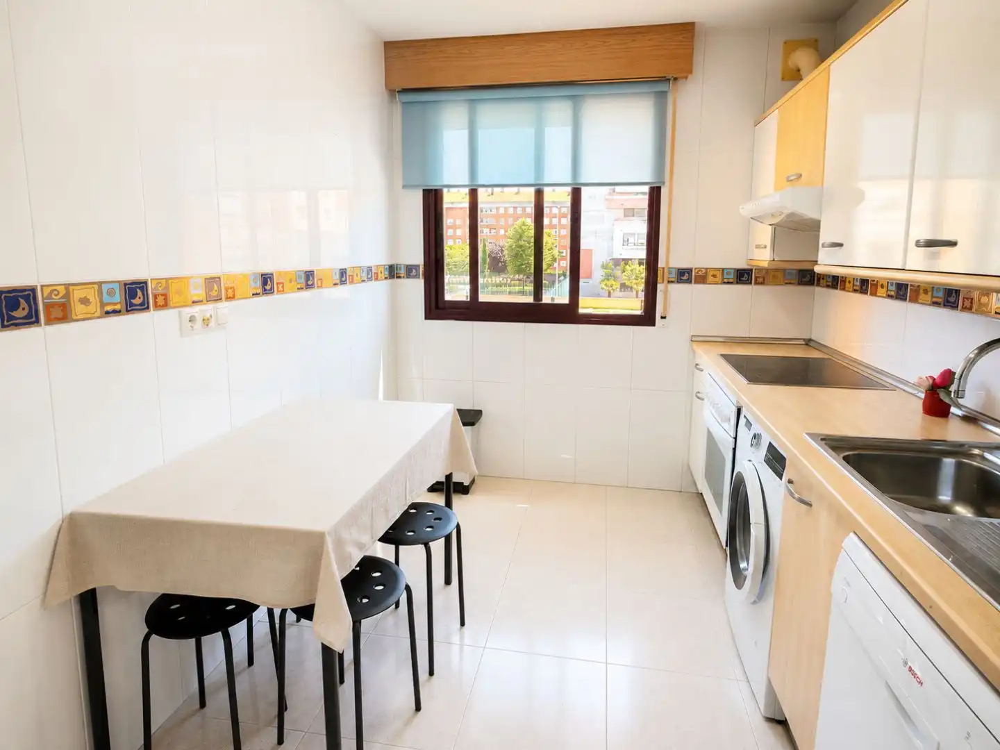Piso de alquiler en Calle Servillas, 3, Cascajos - Piqueras Cocina de Piso de alquiler en Logroño con Calefacción, Jardín privado y Parquet
