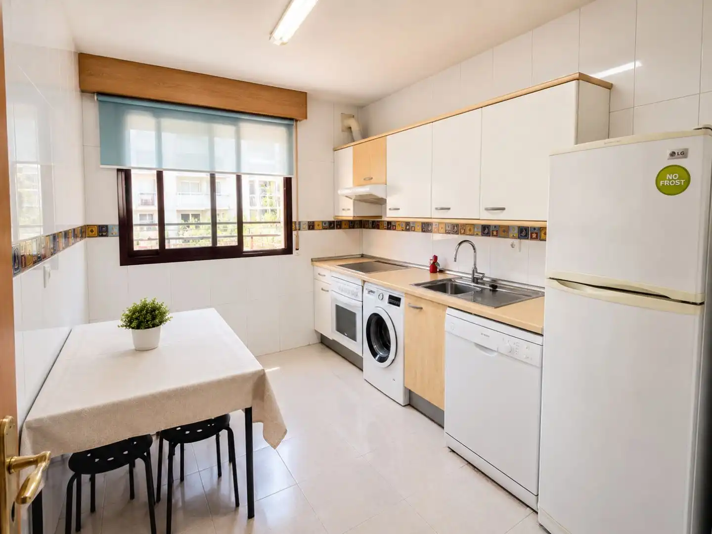 Piso de alquiler en Calle Servillas, 3, Cascajos - Piqueras Cocina de Piso de alquiler en Logroño con Calefacción, Jardín privado y Parquet