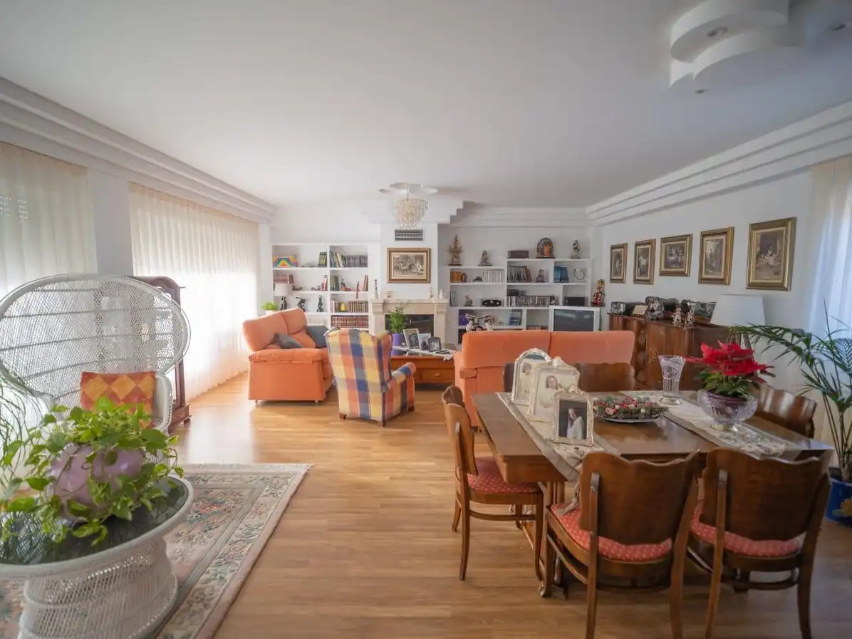 Houses for sale in Calle Junio, 255, Peña el Zorongo Living room of Houses for sale in Zaragoza with Air Conditioner, Heating and Private garden