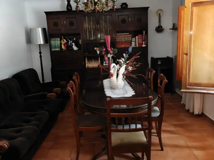 Piso en venta en Calle Carretera, Ariño Comedor de Piso en venta en Ariño con Calefacción, Terraza y Amueblado