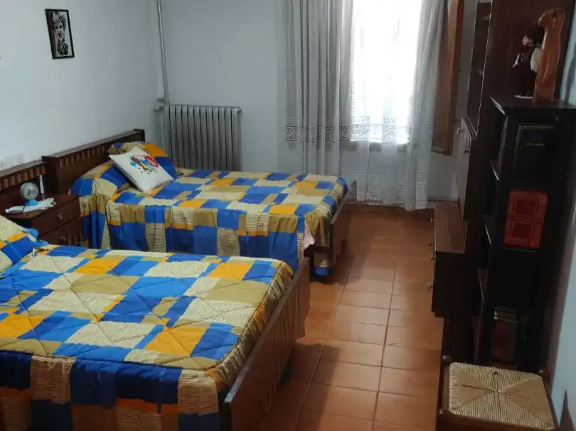 Piso en venta en Calle Carretera, Ariño Habitación de Piso en venta en Ariño con Calefacción, Terraza y Amueblado