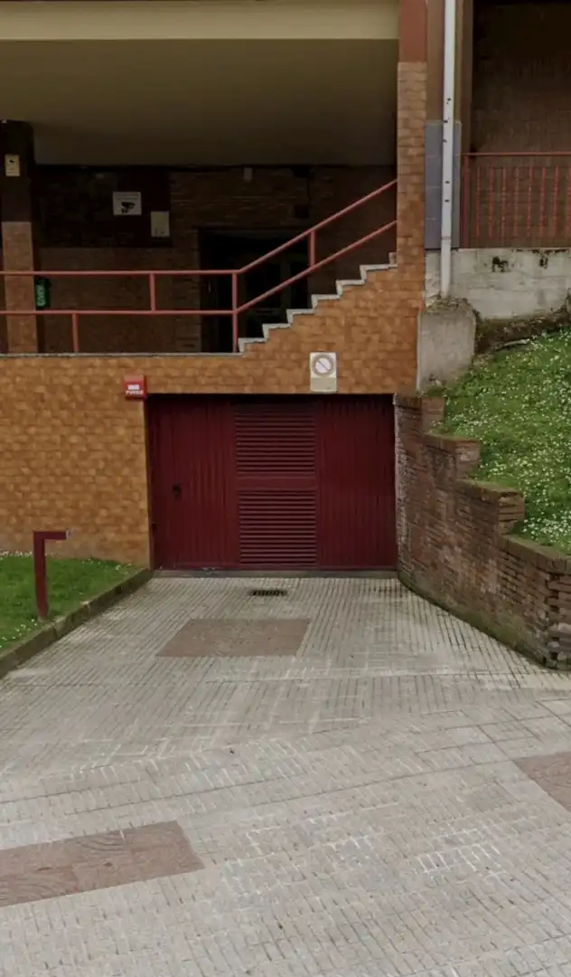 Parking de Garaje de alquiler en Oviedo 
