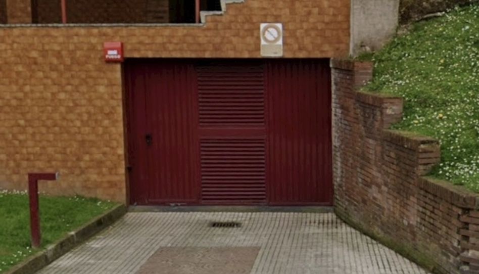 Garaje de alquiler en Calle la Regenta, 13, La Ería, Oviedo - imagen 1 Foto 1 de Garaje de alquiler en Calle la Regenta, 13, La Ería, Oviedo